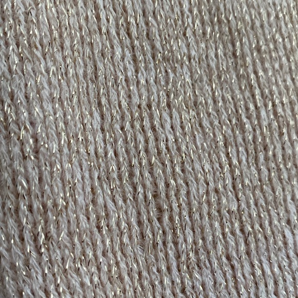 Winter women’s tuque/hat colour blush pink with rose gold threads all around! OS - Picture 5 of 7